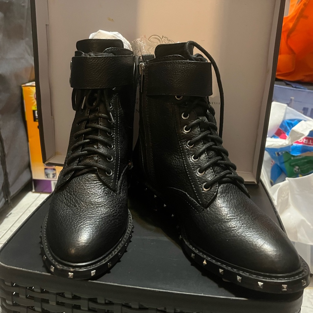 Vince Camuto ankle boots. Leather. Size 7 1/2. Lightly worn.